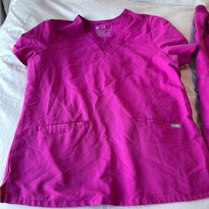 Figs L Pink 2 pocket Scrub top with L bottoms straight leg set